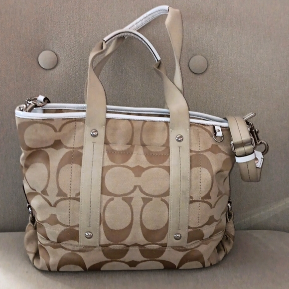 Coach beige signature crossbody bag - Picture 2 of 11